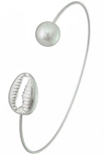 Load image into Gallery viewer, Cowrie Pearl Bracelet