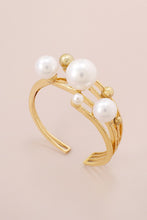 Load image into Gallery viewer, Pearl Cuff  Bracelet