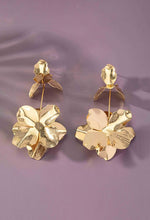 Load image into Gallery viewer, Metal Flower Drop Earrings