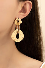 Load image into Gallery viewer, 3 Tier Hammered Linked Hoop Earrings