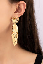Load image into Gallery viewer, Gold Leaf Drop Earrings