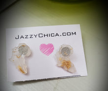 Load image into Gallery viewer, Dainty Africa Studs