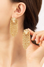 Load image into Gallery viewer, Lion Head Fringe Studs